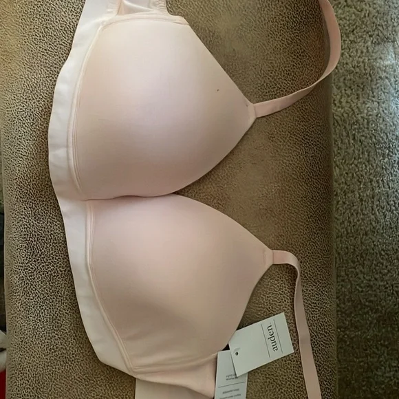 NWT wireless plunge bra - Picture 2 of 6